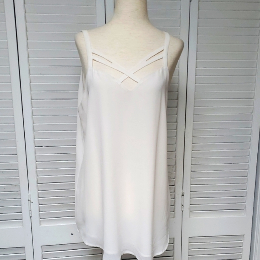 Naked Zebra Stylish White Sleeveless Blouse Size L
